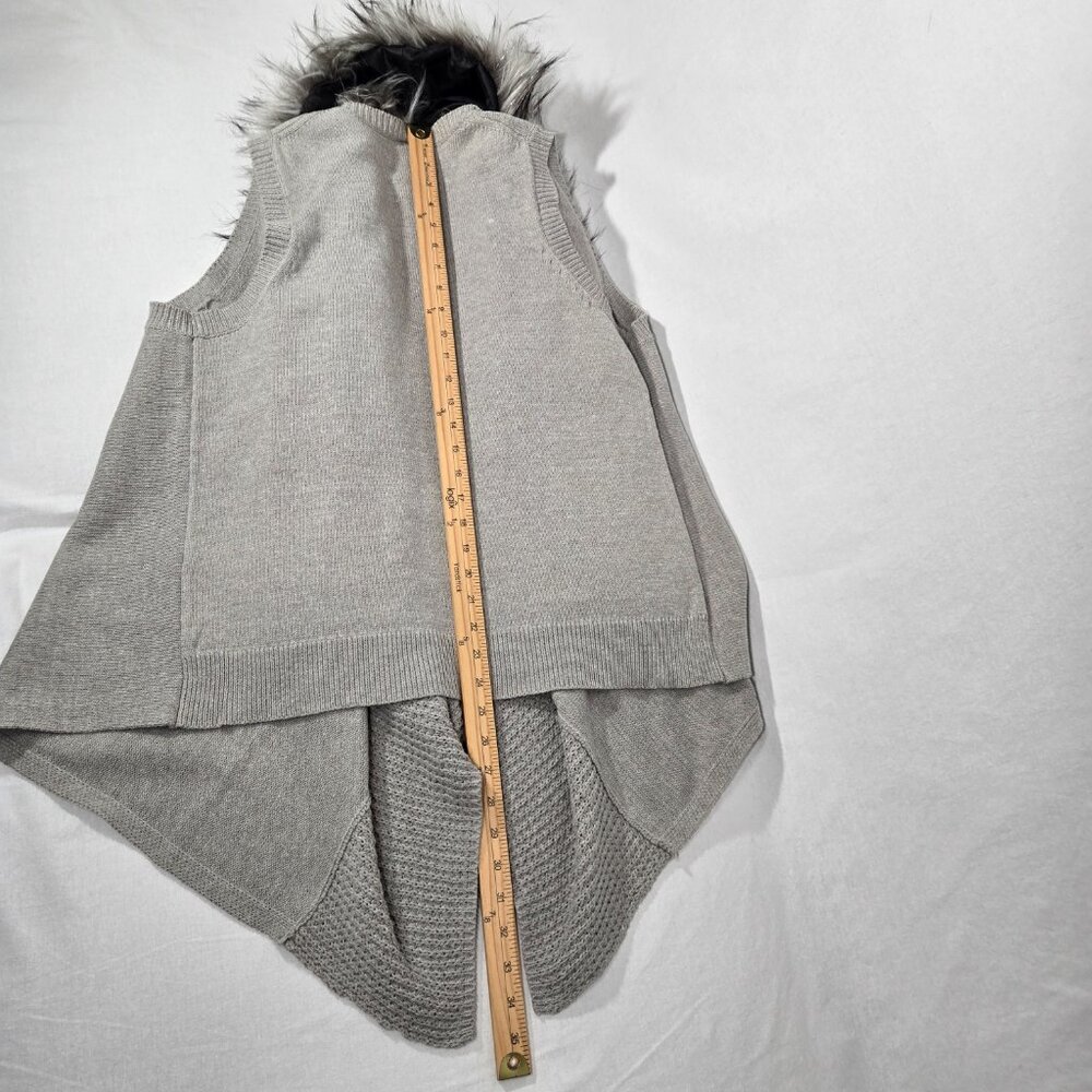 Vintage GRAY Metallic Faux Fur Collar Asymmetrical Hem Open Knit Cardigan Size M - Picture 16 of 17